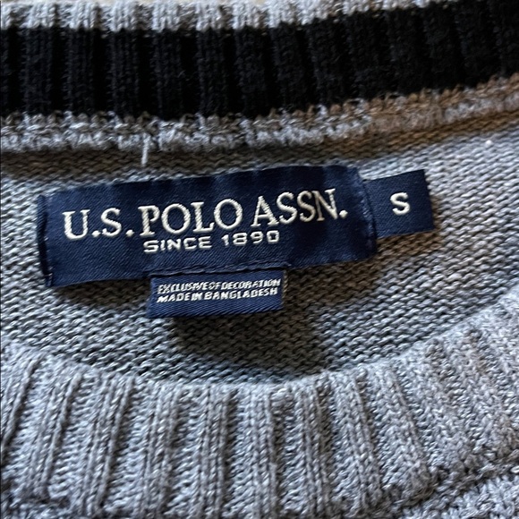 U.S. Polo Assn. Gray Knit Sweater - Picture 2 of 2